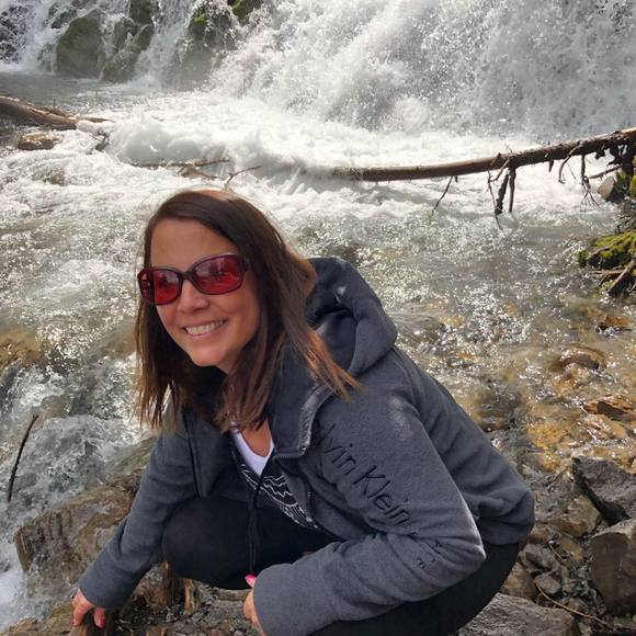 Meet your Posher, Julie - Picture 1 of 1